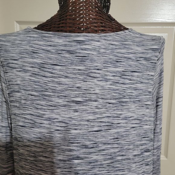 Grace Long Sleeve Workout Top with High/Low styling  - Size XLarge - Picture 9 of 14